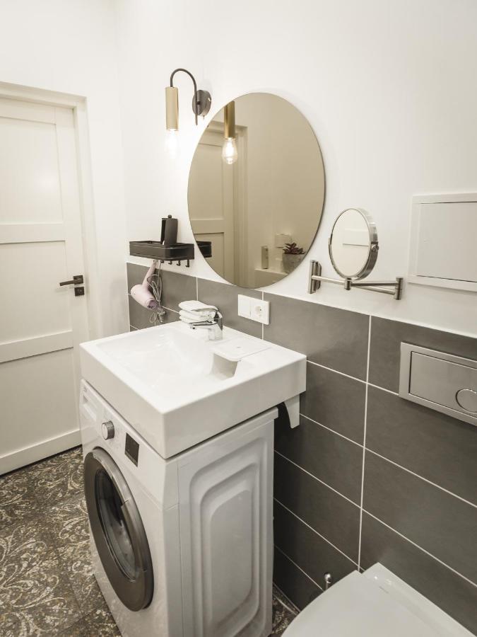 1212 Apartments With Free Parking Riga Esterno foto
