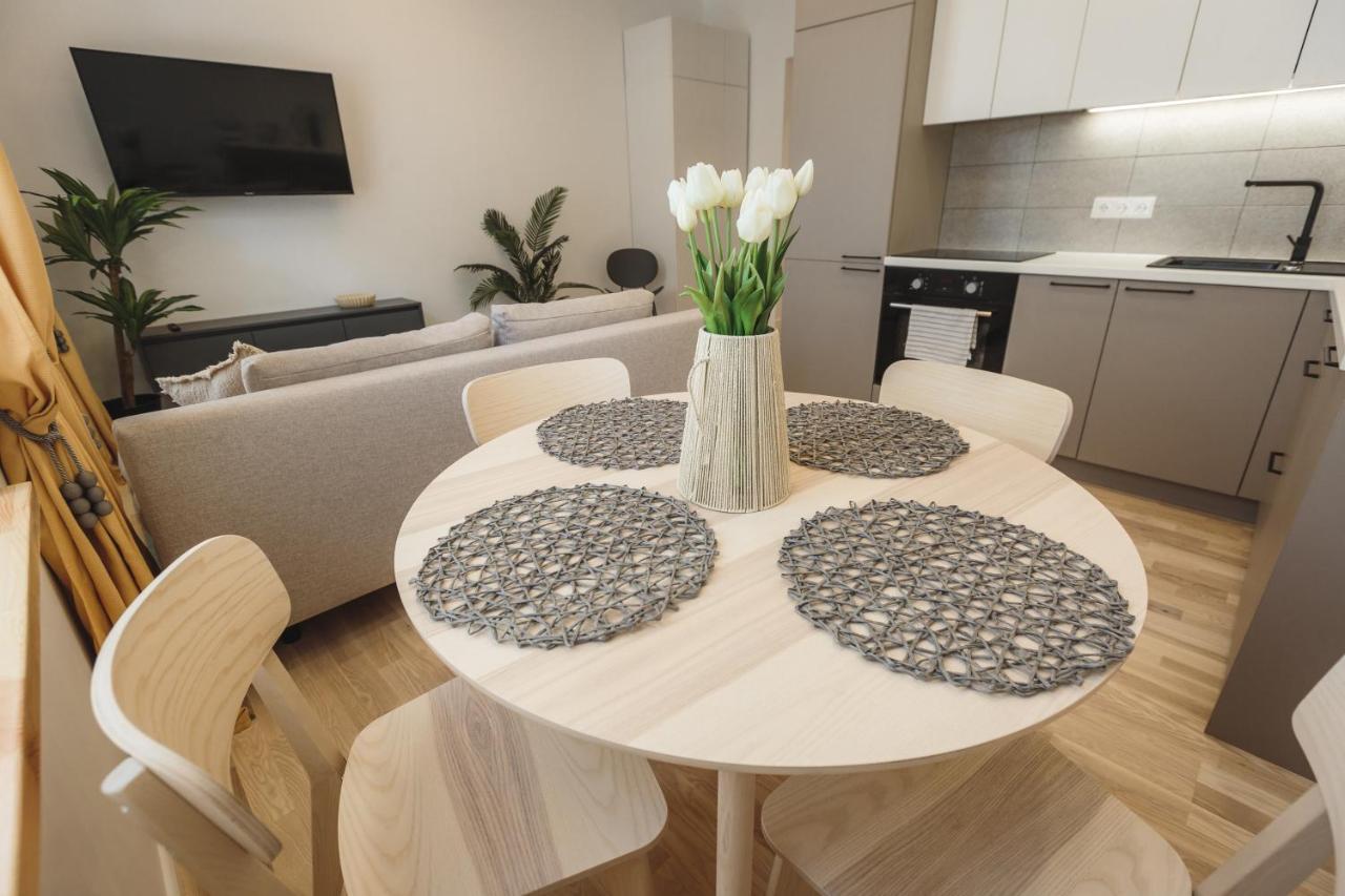 1212 Apartments With Free Parking Riga Esterno foto