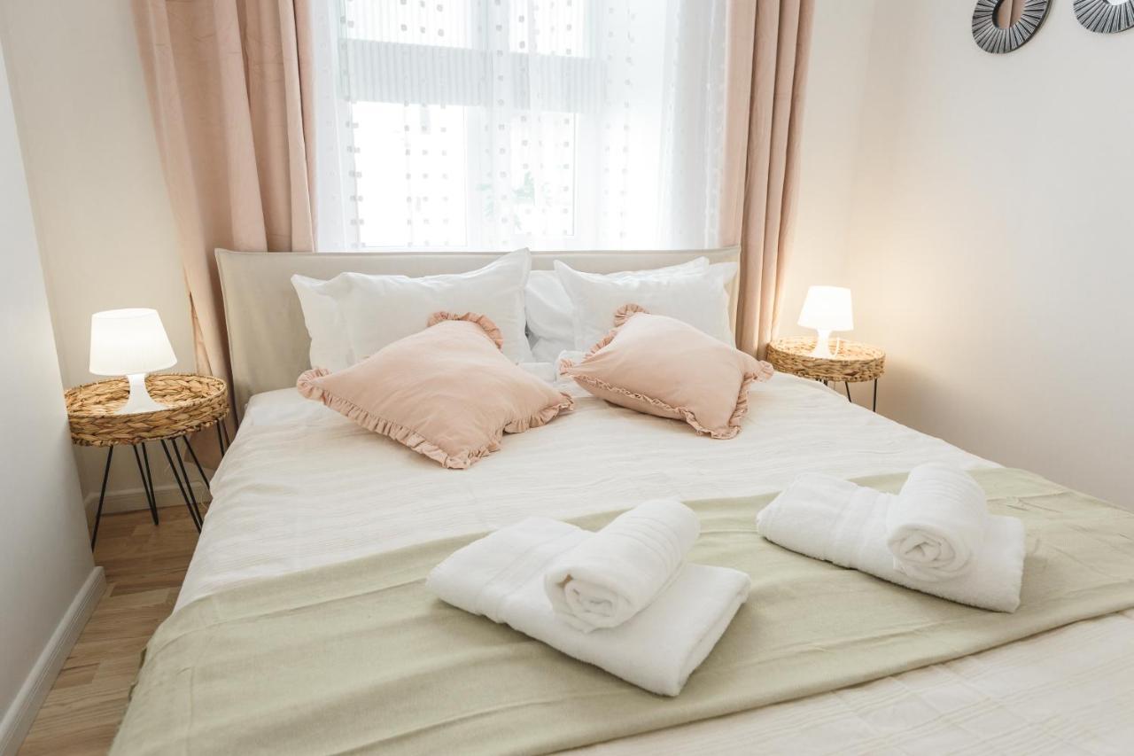 1212 Apartments With Free Parking Riga Esterno foto